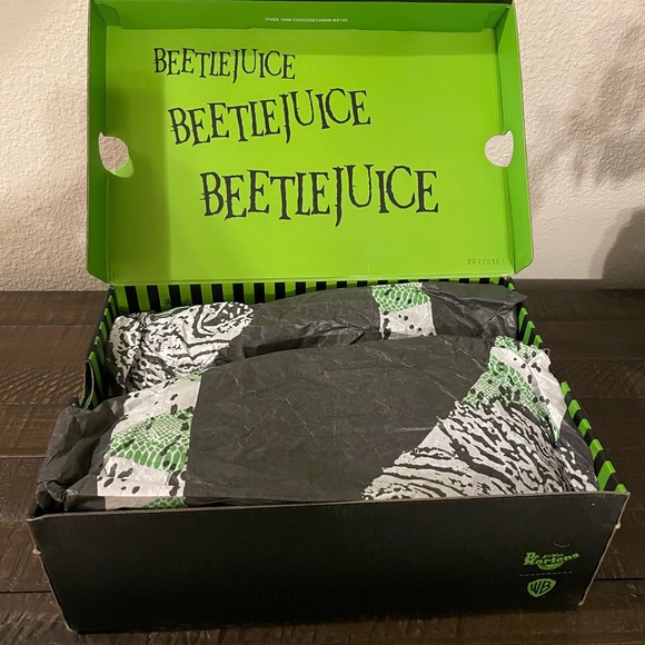 NWT Dr. Martens x Beetlejuice collaboration Men’s 11 / Women’s 12 - Picture 8 of 8